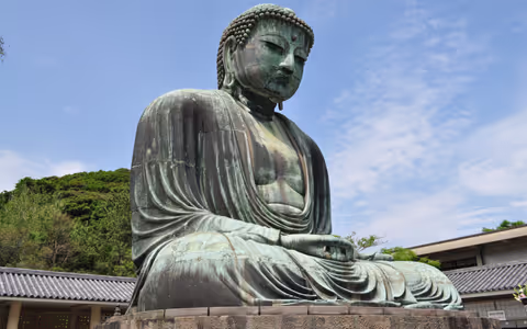 Experience Kamakura’s iconic shrines, the Great Buddha, and charming streets in just half a day