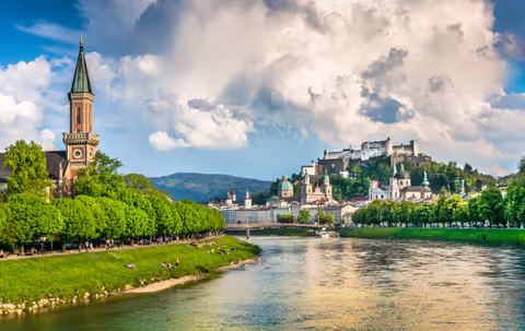 Private Transfer from Prague to Salzburg with 3H stop in Linz (1-14 pax Sedan, MPV, or Minivan)