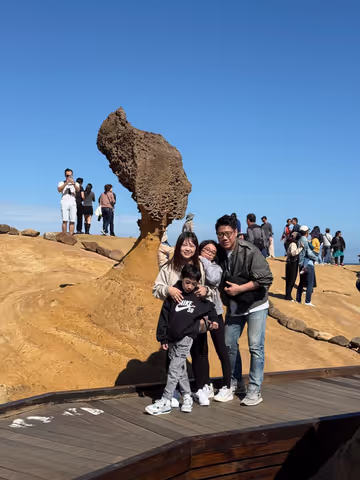 Private Car Tour from Taipei: Yeliu - Shifen - Jiufen by SUV/Mini Van (1-15 pax)
