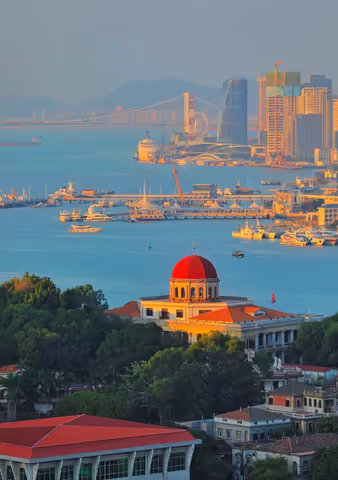 Full day tour: Discover Gulangyu Island & Xiamen’s Most Authentic Snacks on Zhongshan Road