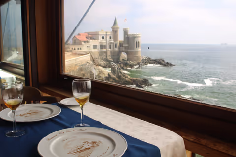 Viña del Mar and Valparaiso Tour