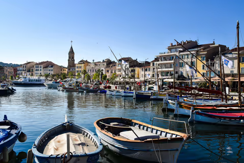 Discover Saint-Tropez & the Gulf – Private Guided Car Tour (Mercedes 1–7 pax)