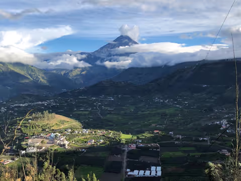 Waterfalls, Swing & Baños Magic
