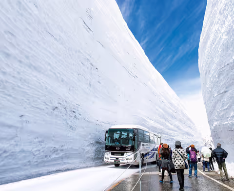 Tateyama Great Snow Walls (Yuki no Otani) Tour