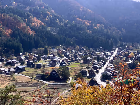 【Private Car Tour】Shirakawago World Heritage Site & Shogawa River Cruise