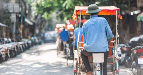 Hanoi Like a Local: Half-Day City Tour by Rickshaw
