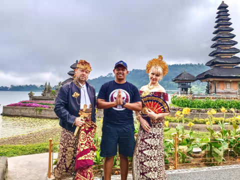 Beratan Bali Day Tour by SUV 6-Seater: Jatiluwih, Banyumala Waterfall, Handara Gate & Beratan Temple