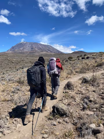 4 DAYS MOUNT MERU TREK