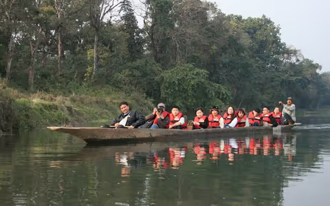 CHITWAN NATIONAL PARK: CANOING AND BRIDWATCHING AND JEEP SAFARI