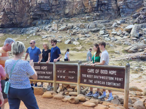Cape Town Highlights: Table Mountain, Boulder's Penguins and Cape of Good Hope (SUV or Van)