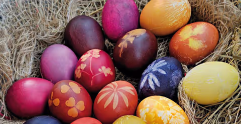 Easter markets, history & wine: Half day countryside trip