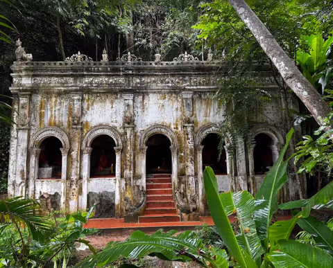 Chiang Mai Doi Suthep, Forest Temples & Hmong Village Tour (SUV 1-4 pax)