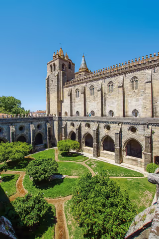 From Lisbon: Luxurious Tour to Évora