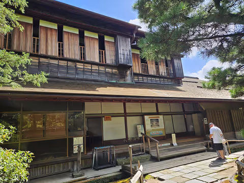 Ultimate Kanazawa Walking Tour: Samurai, Geisha & Kenrokuen Garden in One Day
