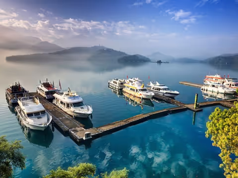 Sun Moon Lake One-Day Tour From Taichung (Van 1-8pax)