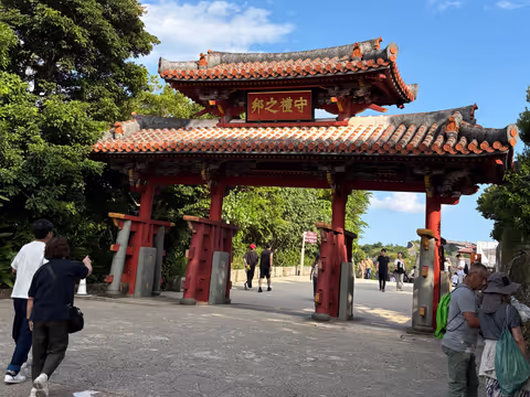 Naha Highlights & Local Secrets Tour