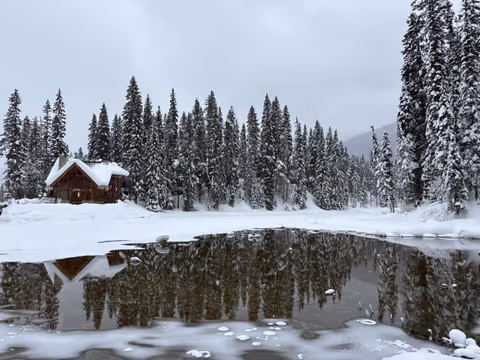 Lake Louise, Emerald Lake & Marble Canyon Tour From Calgary