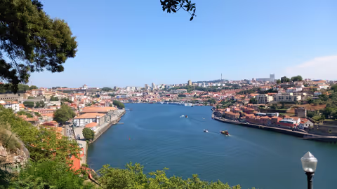 Porto Alternative: Romantic Route & Art District