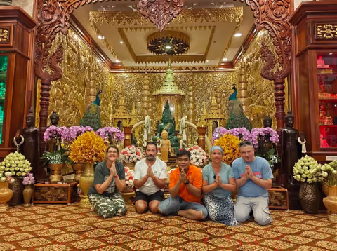 Oudong Mountain and Vipassana Durak Buddhism Centre of Cambodia by SUV or Van