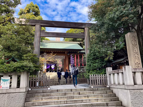 Tokyo Kagurazaka Walking Tour: Temples, Cafés & Backstreets with a Licensed Guide