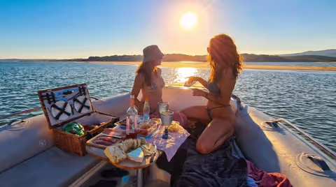 Combine Sea Caves and Onboard Picnic (2-hour tour) - Lagos, Algarve