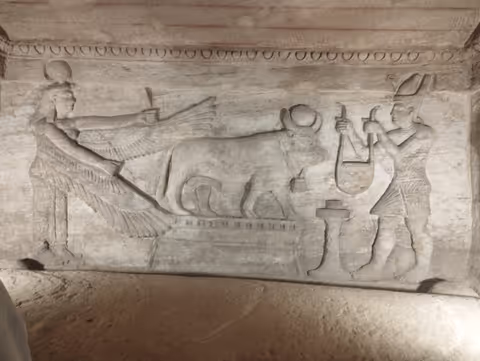 Alexandria: Catacombs, Serapeum & Seafood Experience