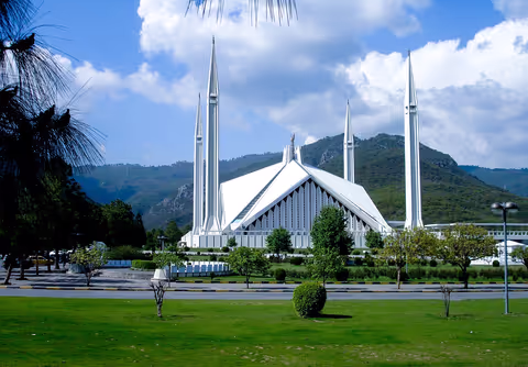 Explore with Mac - Discover the Wanders of Islamabad in a Day (by Sedan 3 pax)