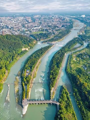 Chengdu Panda Valley+DuJiangYan Irrigation System 1-Day Tour