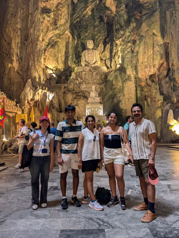 Da Nang City Highlights – Marble Mountains, Linh Ung Pagoda, Church, Han Market & Iconic Bridges