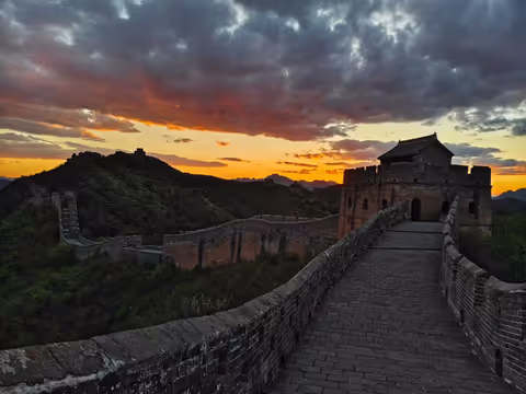 Sunset tour at Jinshanling Great Wall