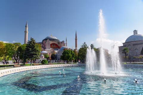 Best of Istanbul in One Day – Private Guided Tour (Hagia Sophia, Topkapı & Grand Bazaar)