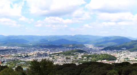Explore rich historical Higashiyama district and enjoy unforgettable view of Kyoto