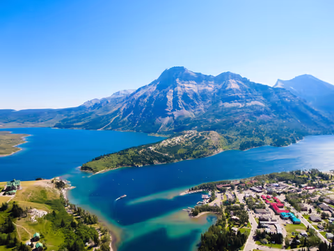 Private Taste of Waterton Day Journey From Calgary