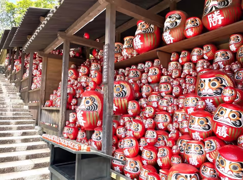 A Perfect Nature Escape from Osaka--Discover Katsuo-ji Temple & Minoo Waterfall