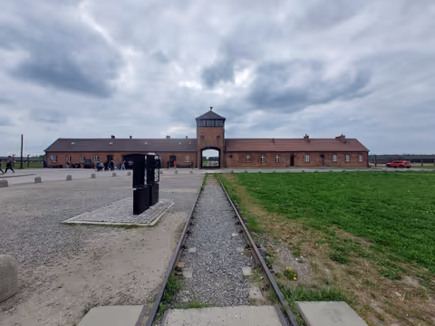 Auschwitz I, Auschwitz II-Birkenau & Auschwitz III-Monowitz Private Tour from Kraków