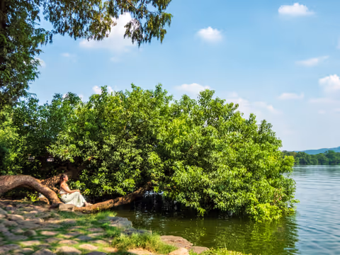 West Lake Legends Walking Tour