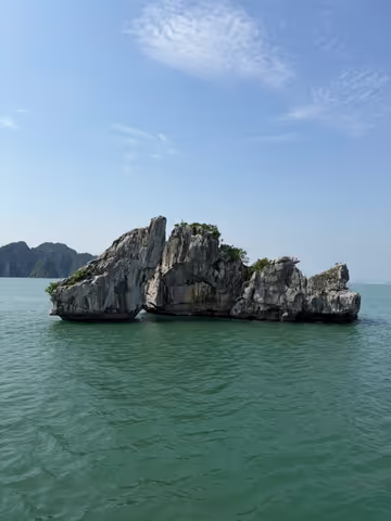 Discover the Peaceful Side of Ha Long Bay one day trip