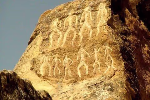 Baku to Gobustan: Ancient Petroglyphs & Mud Volcanoes Private Tour