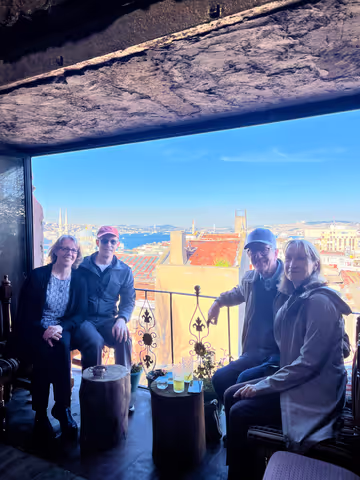 Half Day : The Sultan’s World – Topkapi Palace & The Grand Bazaar