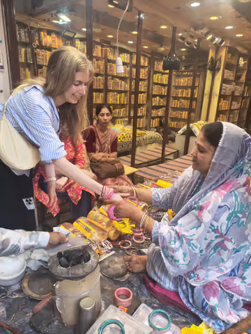 Jaipur Heritage Walking Tour: Food ,Temples, Spice & Flower Market, Rickshaw Ride