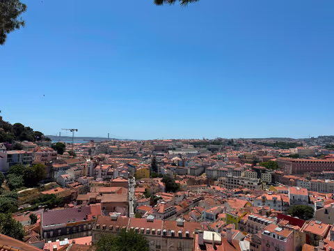 Private Lisbon Half-Day Highlights Tour with Wine Tasting