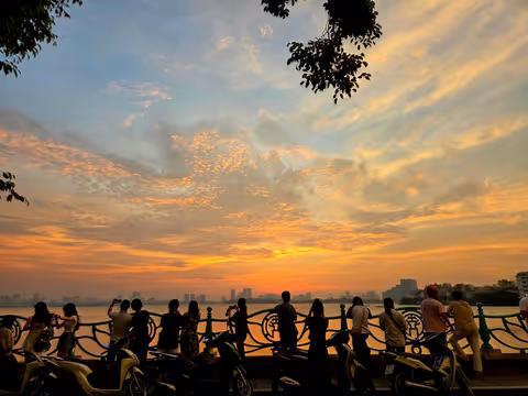 Sightseeing Hanoi city with Minh