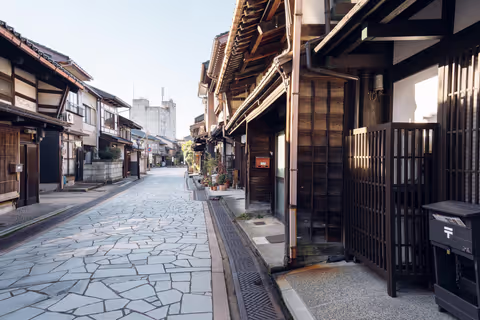Preserved Edo-Period Streets: Takaoka Heritage Tour