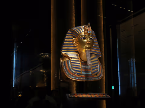 Pyramids, Sphinx & Treasures of Tutankhamun: The Ultimate Giza Experience