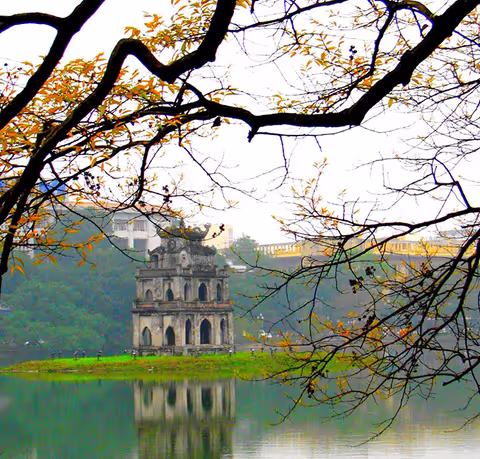 Half-Day Hanoi Tour: History, Culture & Train Street