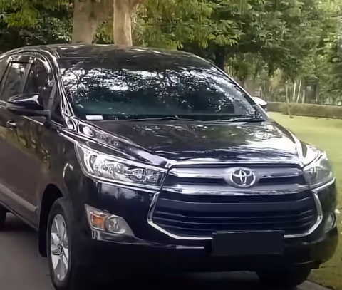 Jakarta Day Tour: Heritage to High-Rises by Toyota Minivan