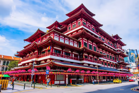 Walking tour to discover Chinatown, Little India and Kampung Glam in 4 hours