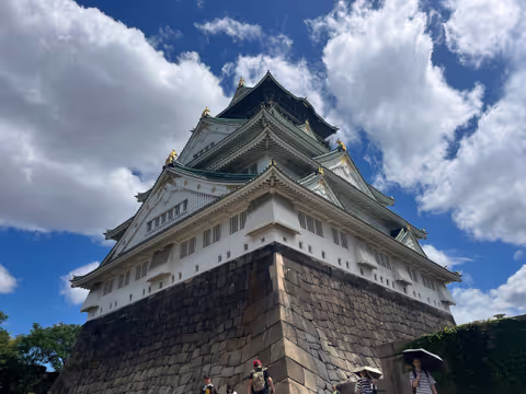 Osaka Castle Morning: Best Photo Views, History & Coffee