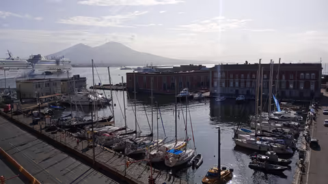 Naples Walking Tour with Wine & Local Flavors