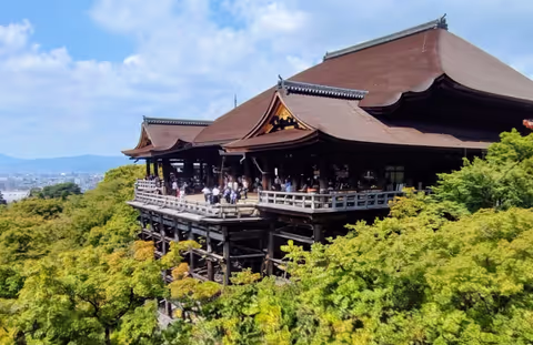 Golden (Kinkakuji) Temple, Kiyomizudera & Nijyojo Castle + 3 temples of stunning statues